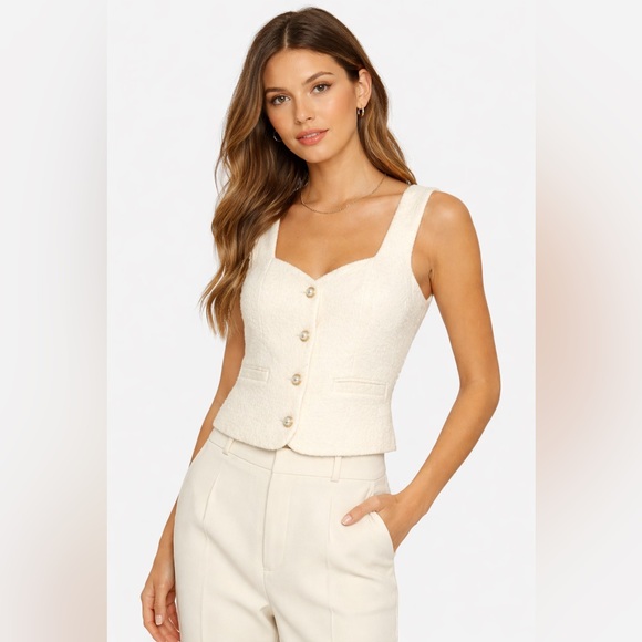 🌺Reformation Amora Cream Boucle’ Vest - Picture 8 of 8